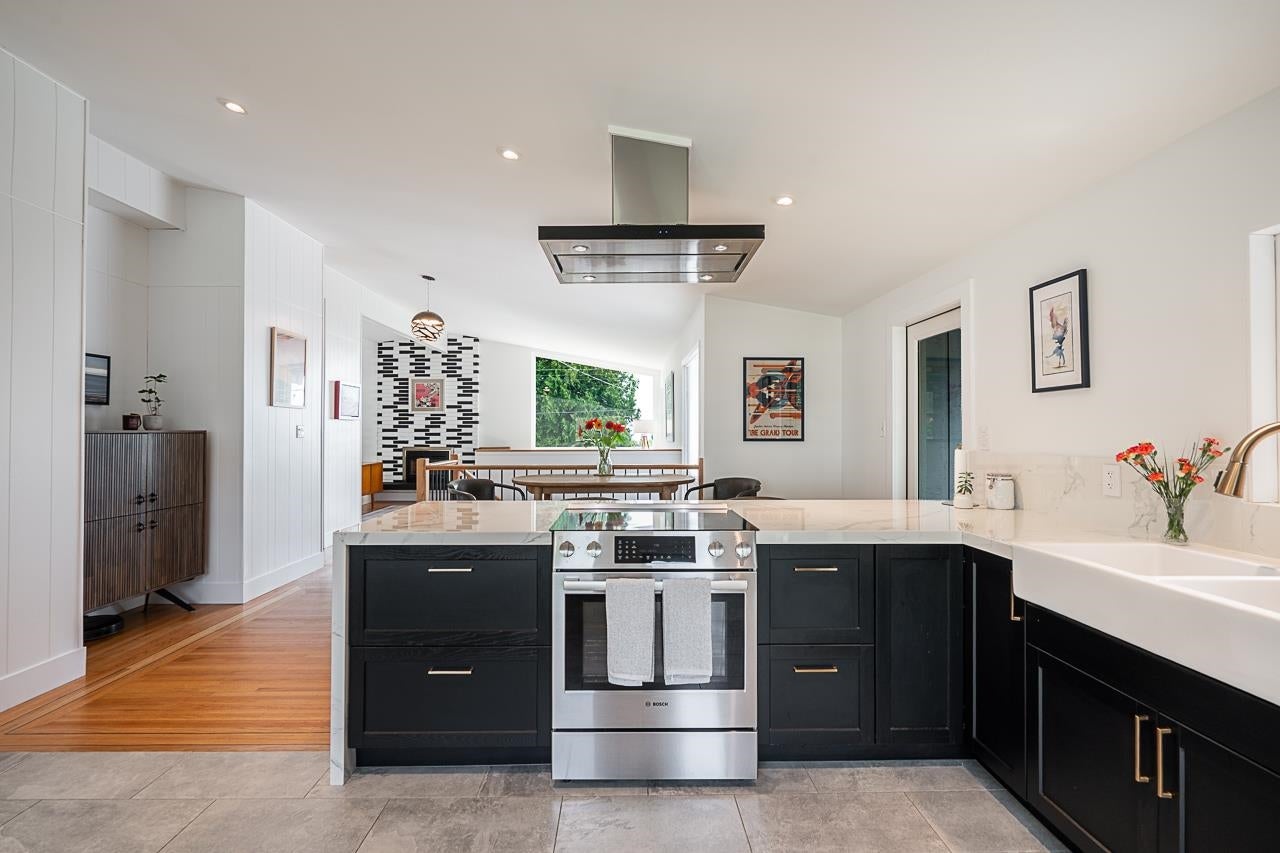 1723 Hammond Avenue - Central Coquitlam Single Family Residence for Sale, 5 Bedrooms (R3051213) #5