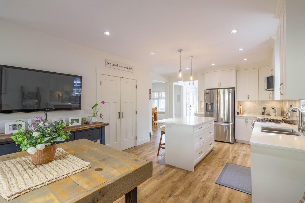 903 Walls Avenue - Maillardville Single Family Residence for Sale, 6 Bedrooms (R3051242) #13