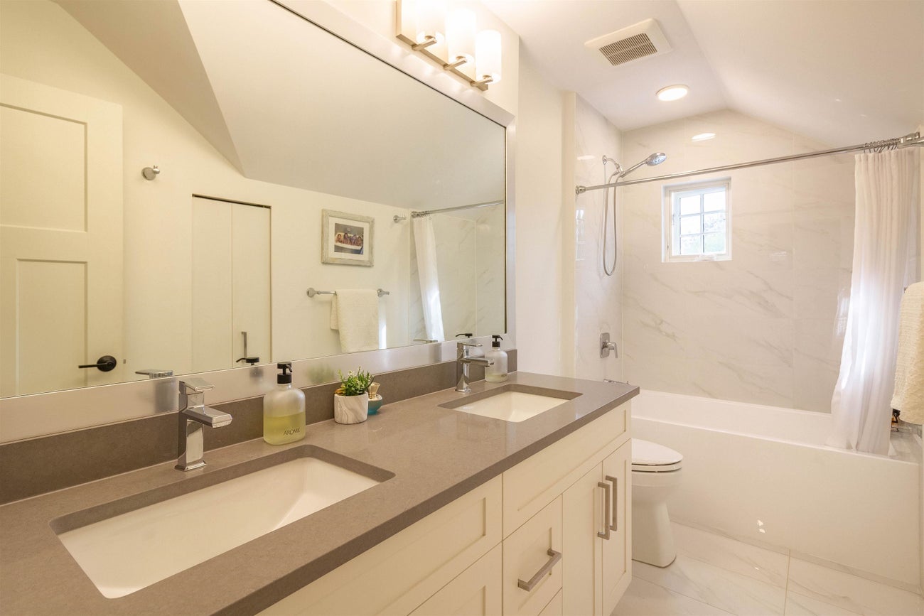 903 Walls Avenue - Maillardville Single Family Residence for Sale, 6 Bedrooms (R3051242) #19
