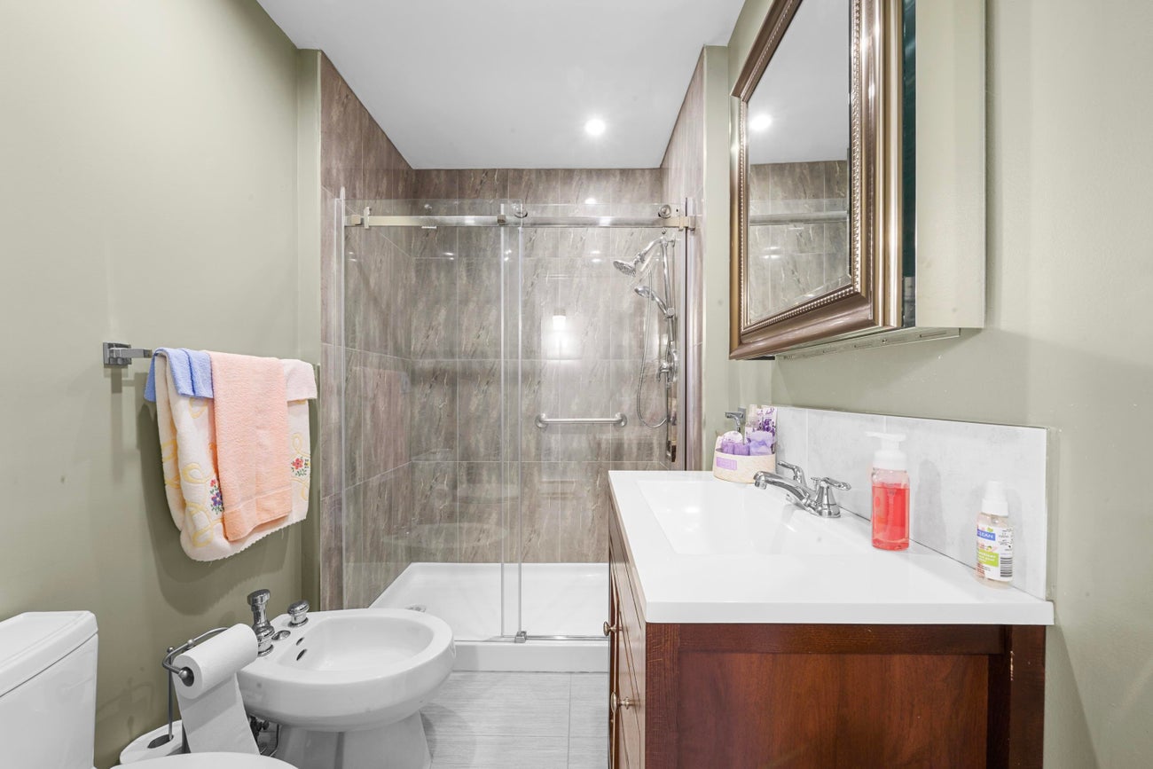 567 Clare Avenue - Sperling-Duthie Other for Sale, 3 Bedrooms (R3051526) #19