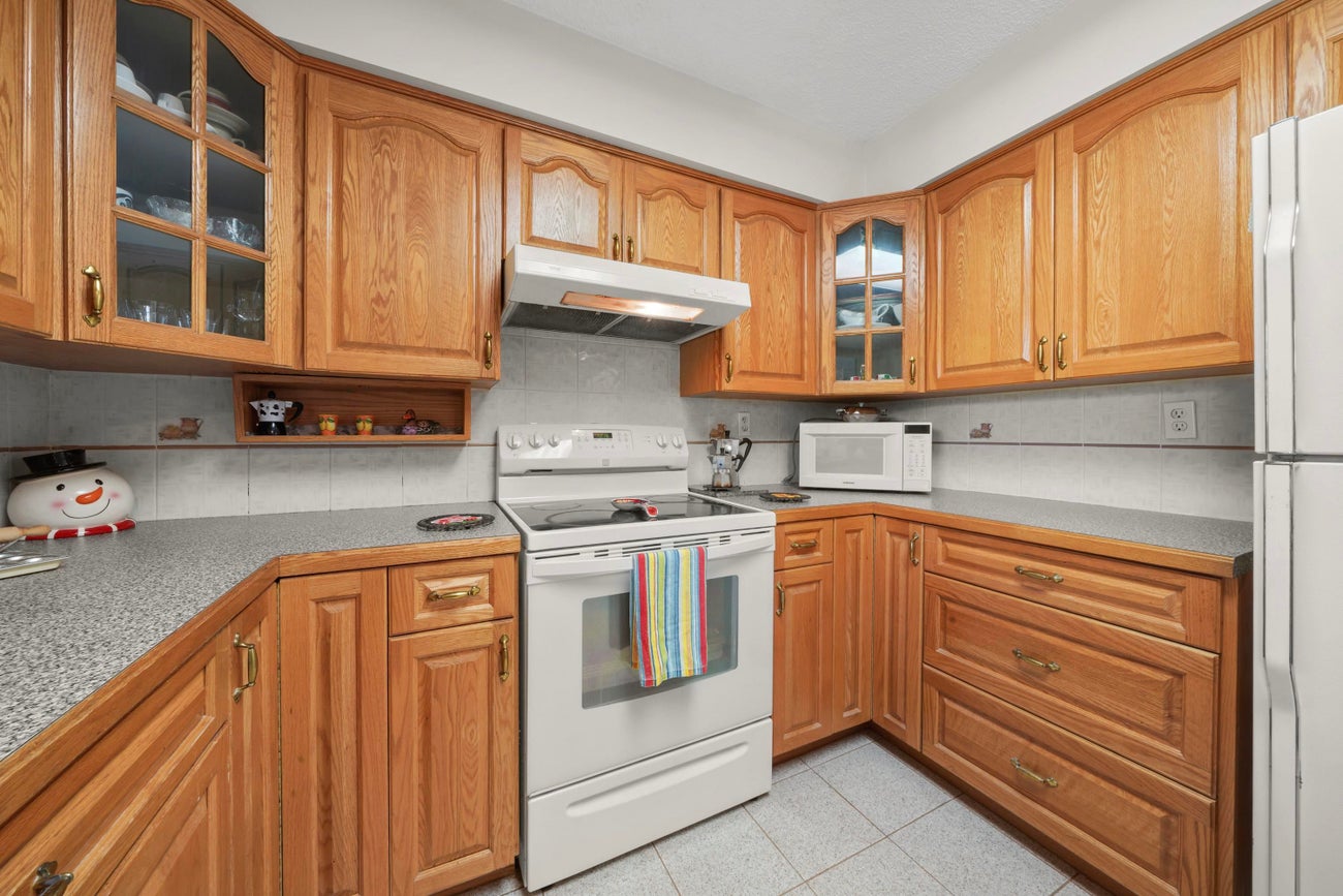 567 Clare Avenue - Sperling-Duthie Other for Sale, 3 Bedrooms (R3051526) #22