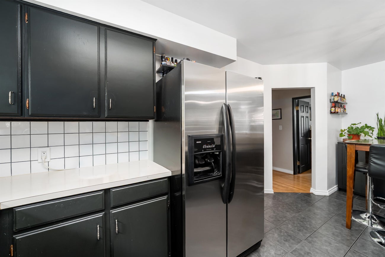 2560 Haversley Avenue - Coquitlam East Single Family Residence for Sale, 4 Bedrooms (R3051661)# - 14