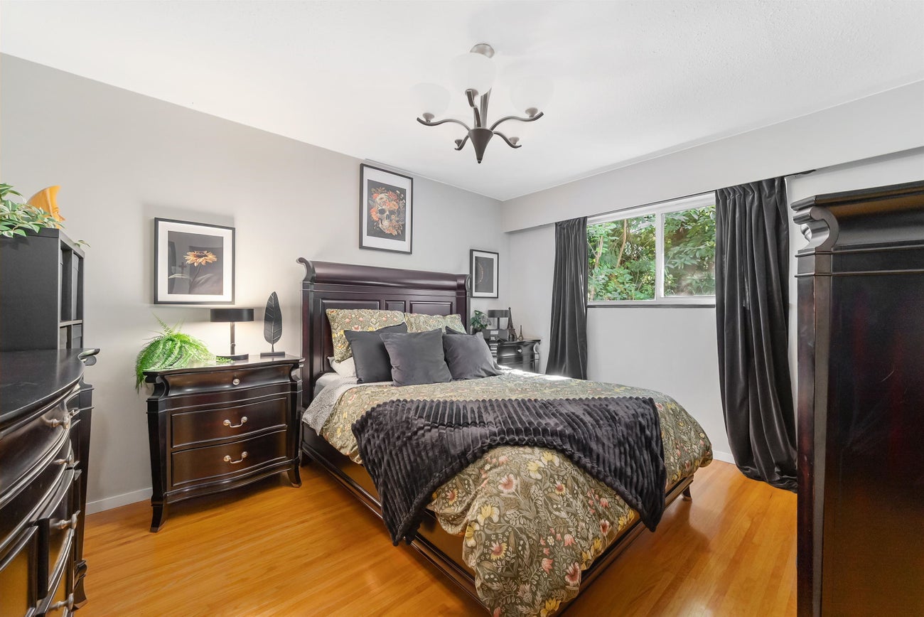 2560 Haversley Avenue - Coquitlam East Single Family Residence for Sale, 4 Bedrooms (R3051661)# - 15