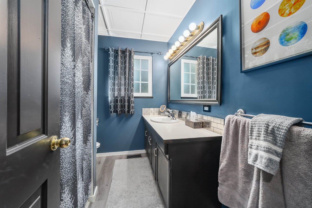 2560 Haversley Avenue - Coquitlam East Single Family Residence for Sale, 4 Bedrooms (R3051661)# - 17