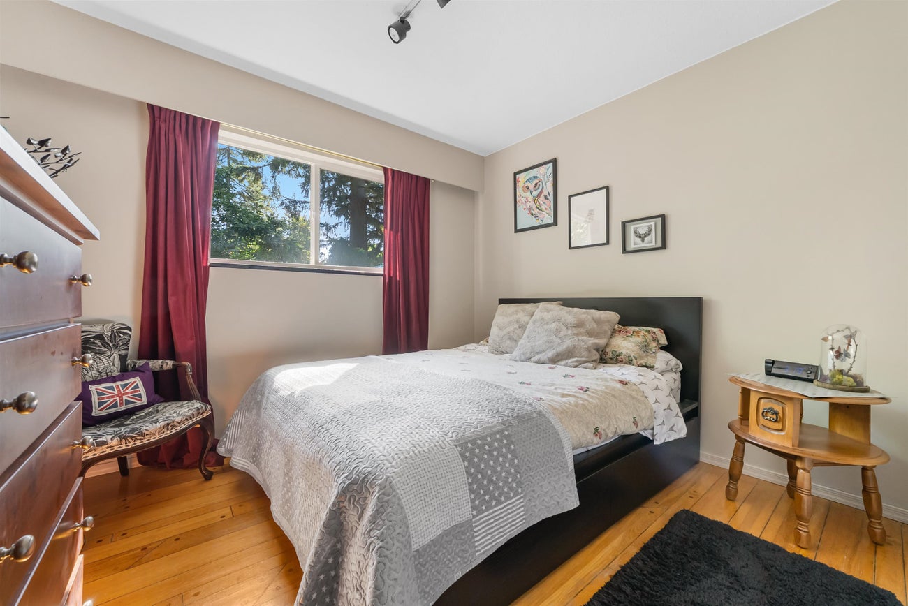 2560 Haversley Avenue - Coquitlam East Single Family Residence for Sale, 4 Bedrooms (R3051661)# - 19