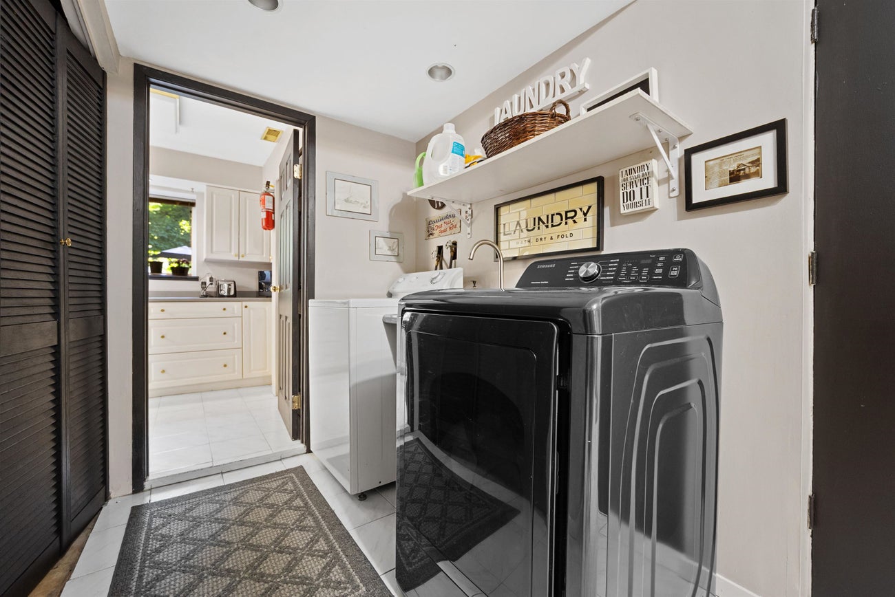 2560 Haversley Avenue - Coquitlam East Single Family Residence for Sale, 4 Bedrooms (R3051661)# - 21