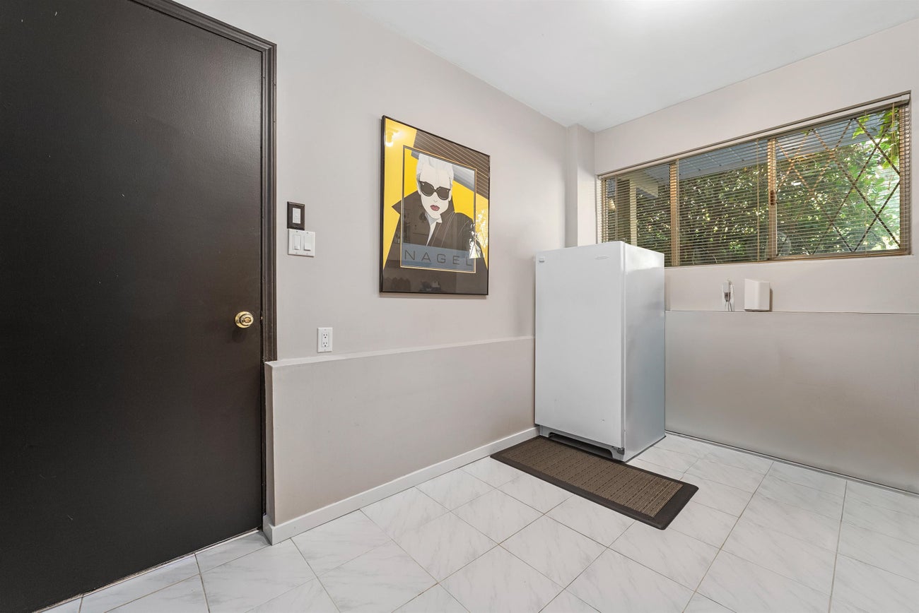 2560 Haversley Avenue - Coquitlam East Single Family Residence for Sale, 4 Bedrooms (R3051661)# - 22