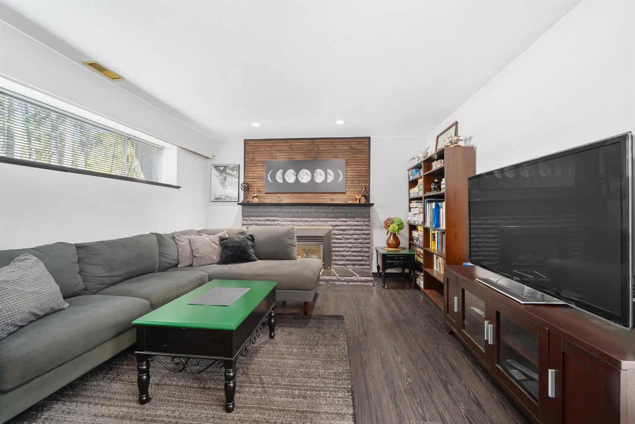 2560 Haversley Avenue - Coquitlam East Single Family Residence for Sale, 4 Bedrooms (R3051661)# - 26