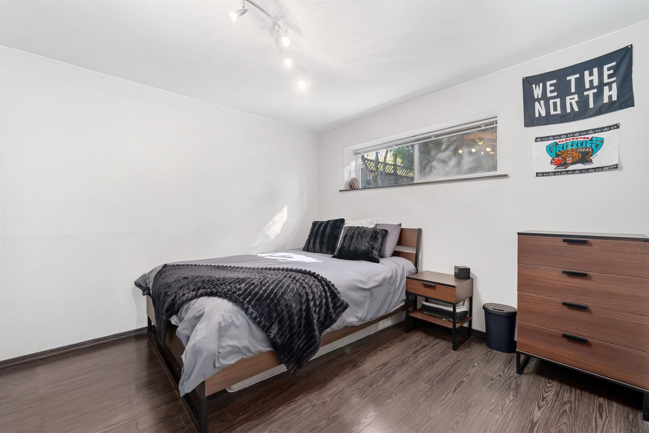 2560 Haversley Avenue - Coquitlam East Single Family Residence for Sale, 4 Bedrooms (R3051661)# - 28