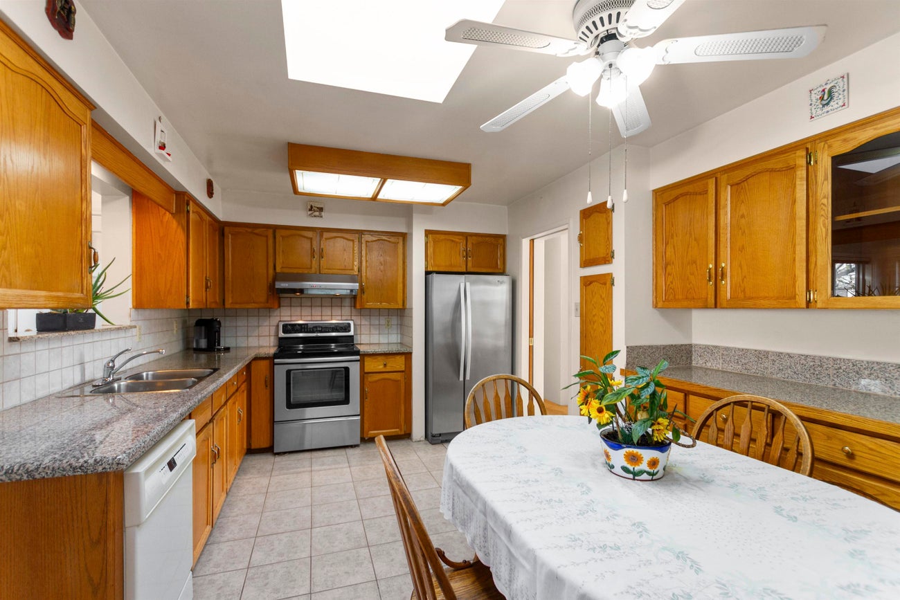 6771 Winch Street - Sperling-Duthie Single Family Residence for Sale, 5 Bedrooms (R3052230) #11