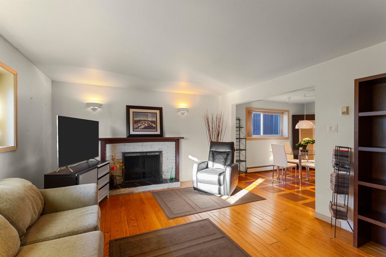 6771 Winch Street - Sperling-Duthie Single Family Residence for Sale, 5 Bedrooms (R3052230)# - 20