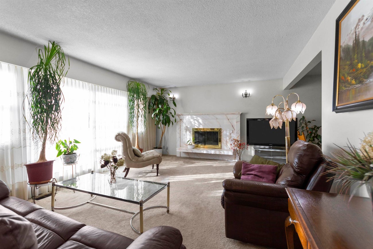 6771 Winch Street - Sperling-Duthie Single Family Residence for Sale, 5 Bedrooms (R3052230)# - 6