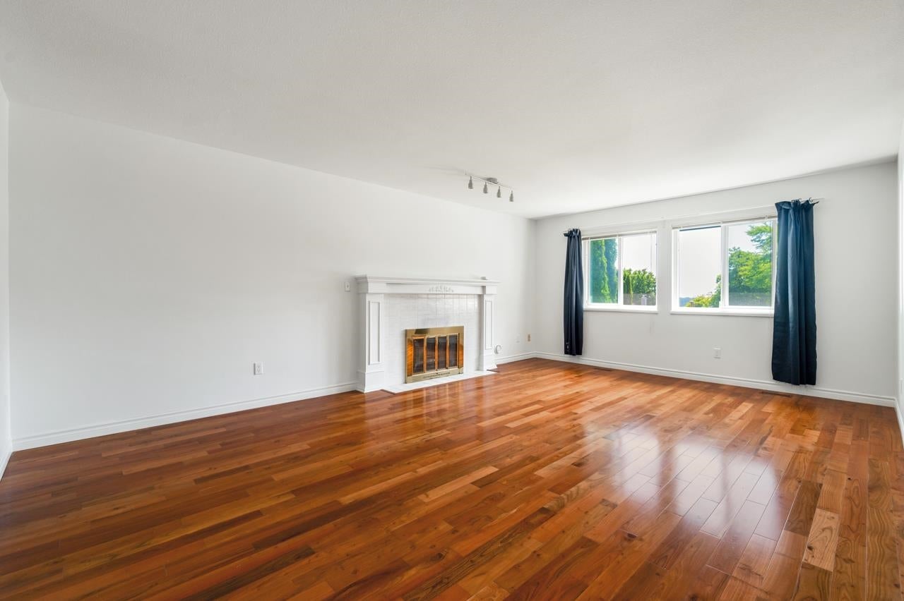 2507 Ashurst Avenue - Coquitlam East Single Family Residence for Sale, 7 Bedrooms (R3052279)# - 20