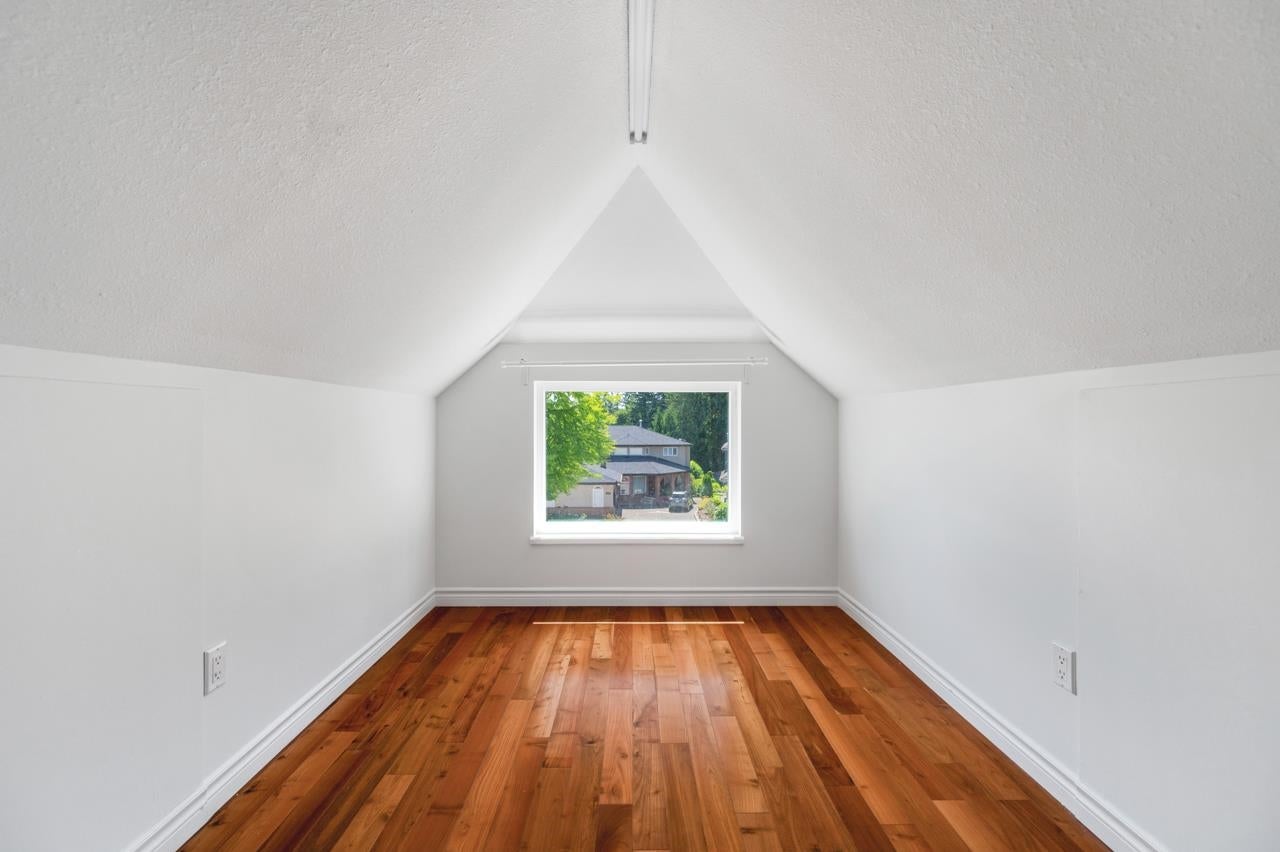 2507 Ashurst Avenue - Coquitlam East Single Family Residence for Sale, 7 Bedrooms (R3052279)# - 28