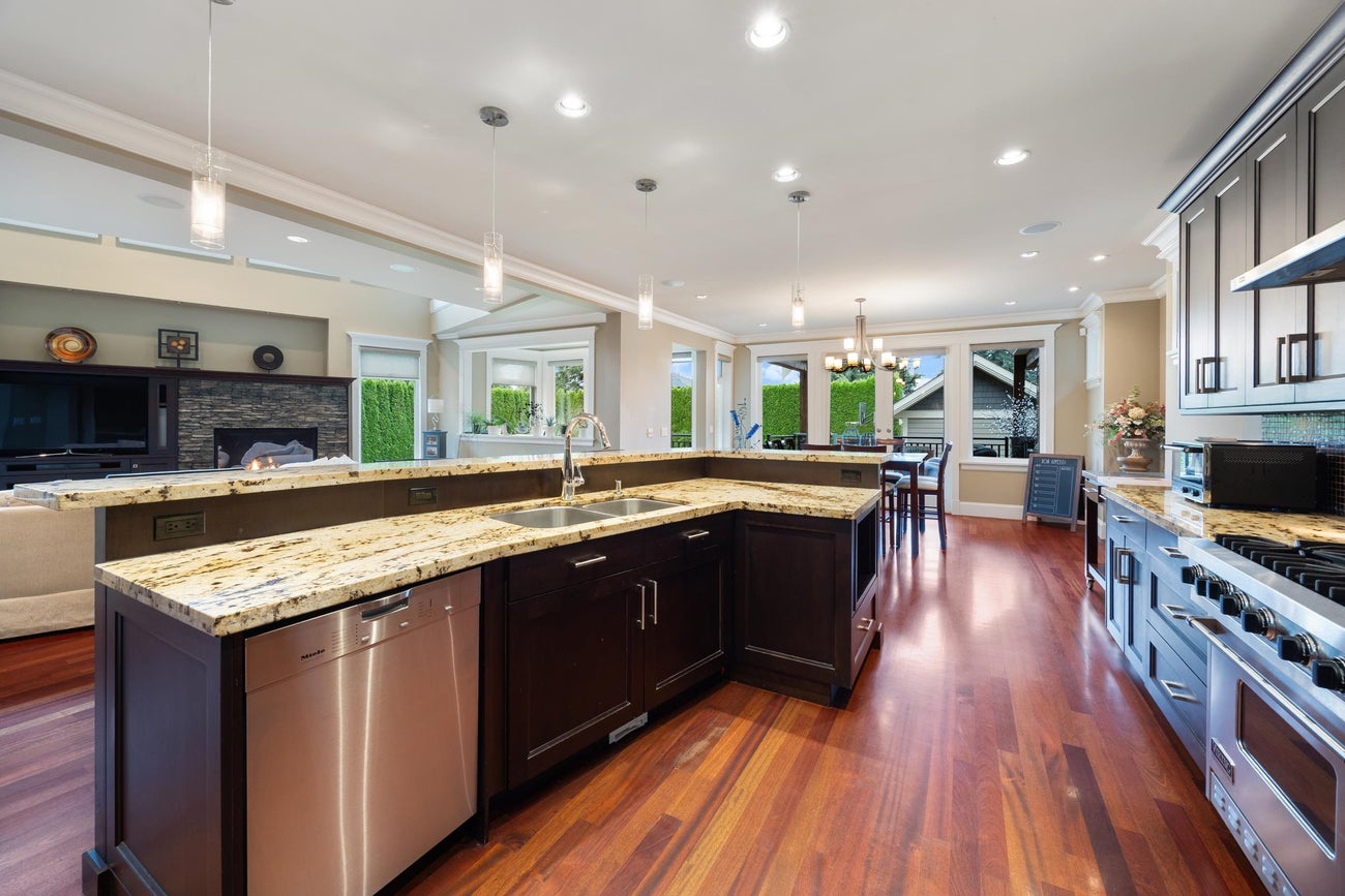 618 Berry Street - Central Coquitlam Single Family Residence for Sale, 5 Bedrooms (R3052696)# - 19