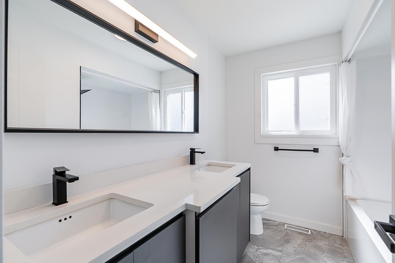 4346 Dundas Street - Vancouver Heights Single Family Residence for Sale, 6 Bedrooms (R3053112)# - 25