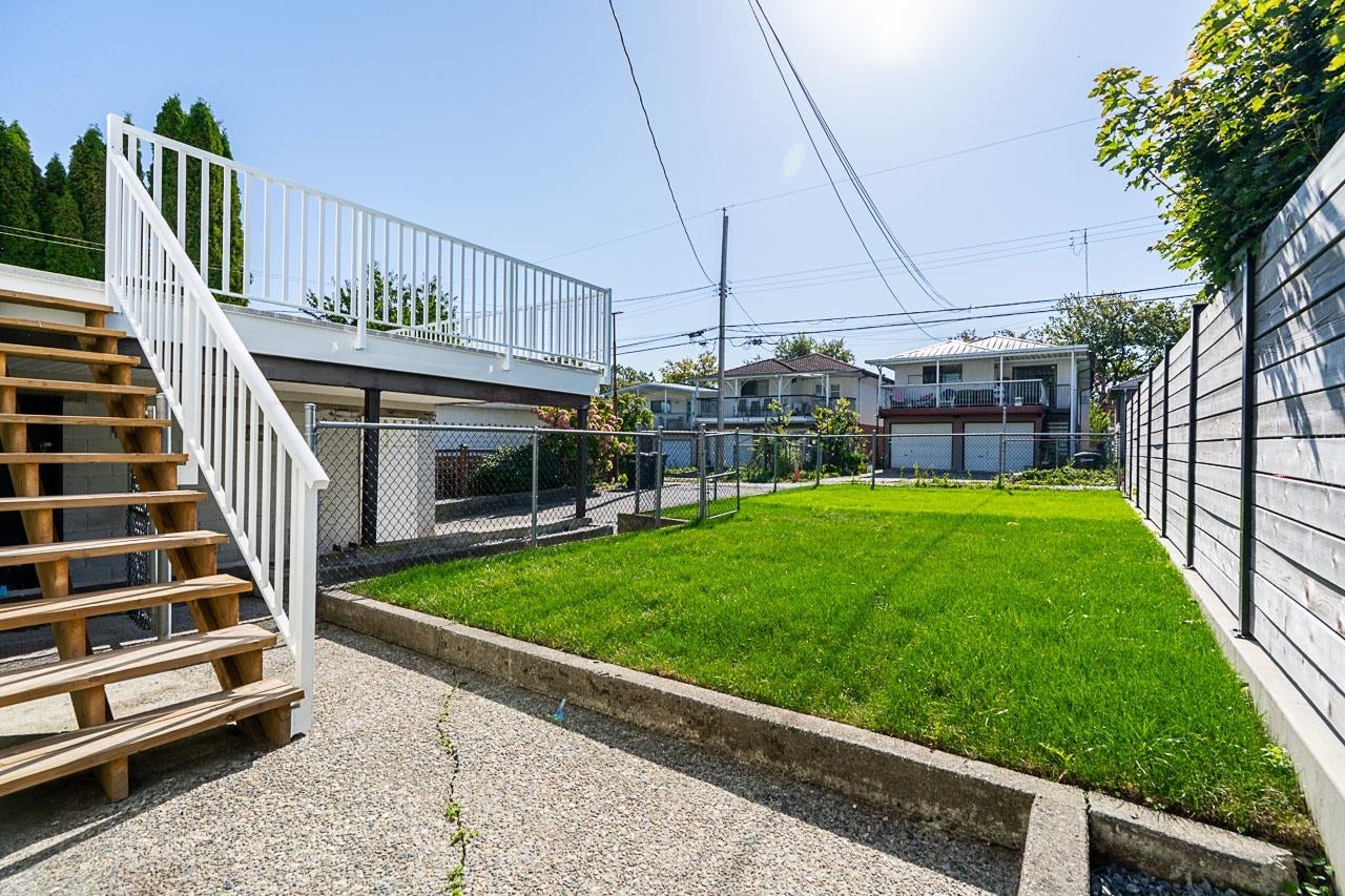 4346 Dundas Street - Vancouver Heights Single Family Residence for Sale, 6 Bedrooms (R3053112)# - 36