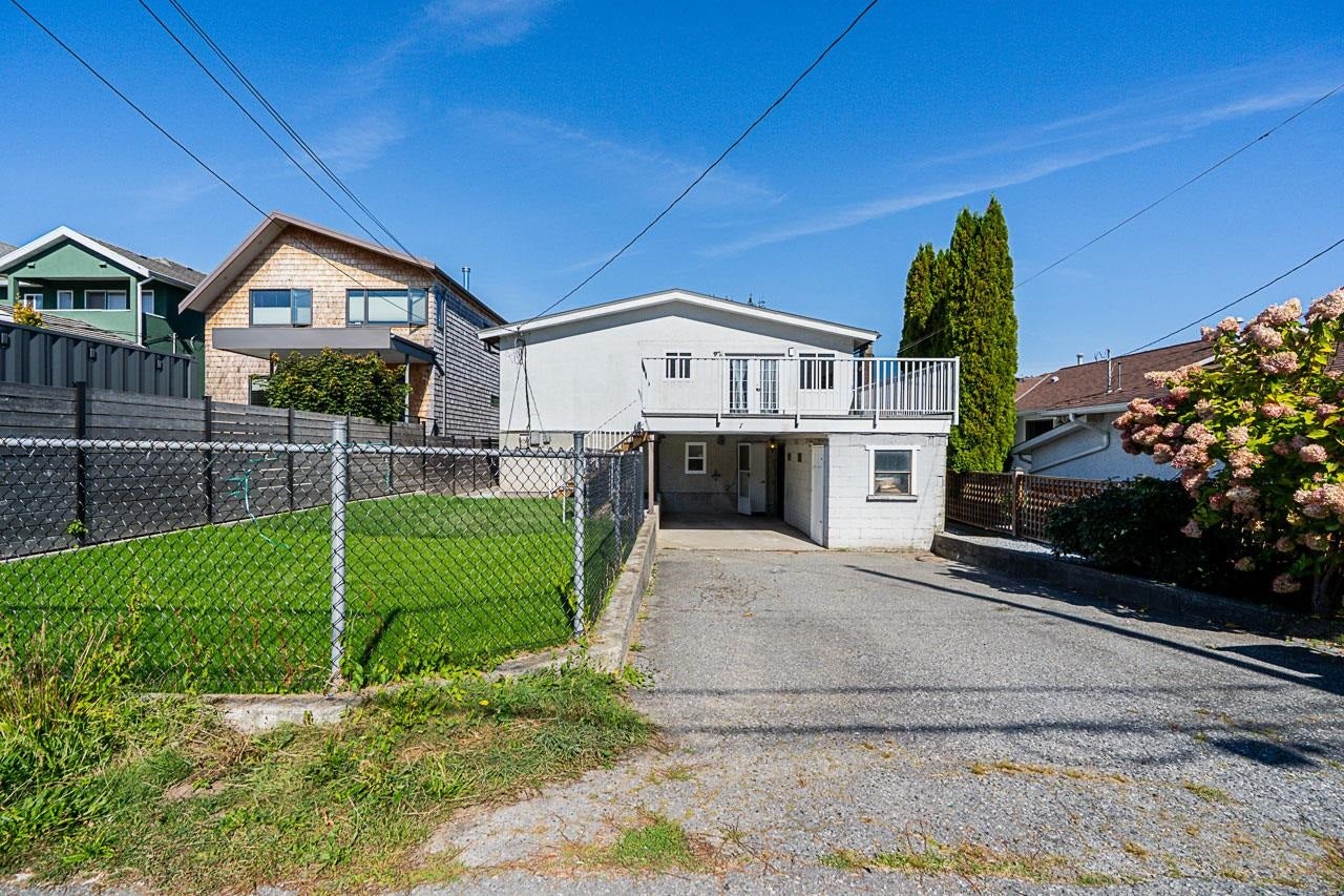 4346 Dundas Street - Vancouver Heights Single Family Residence for Sale, 6 Bedrooms (R3053112)# - 38