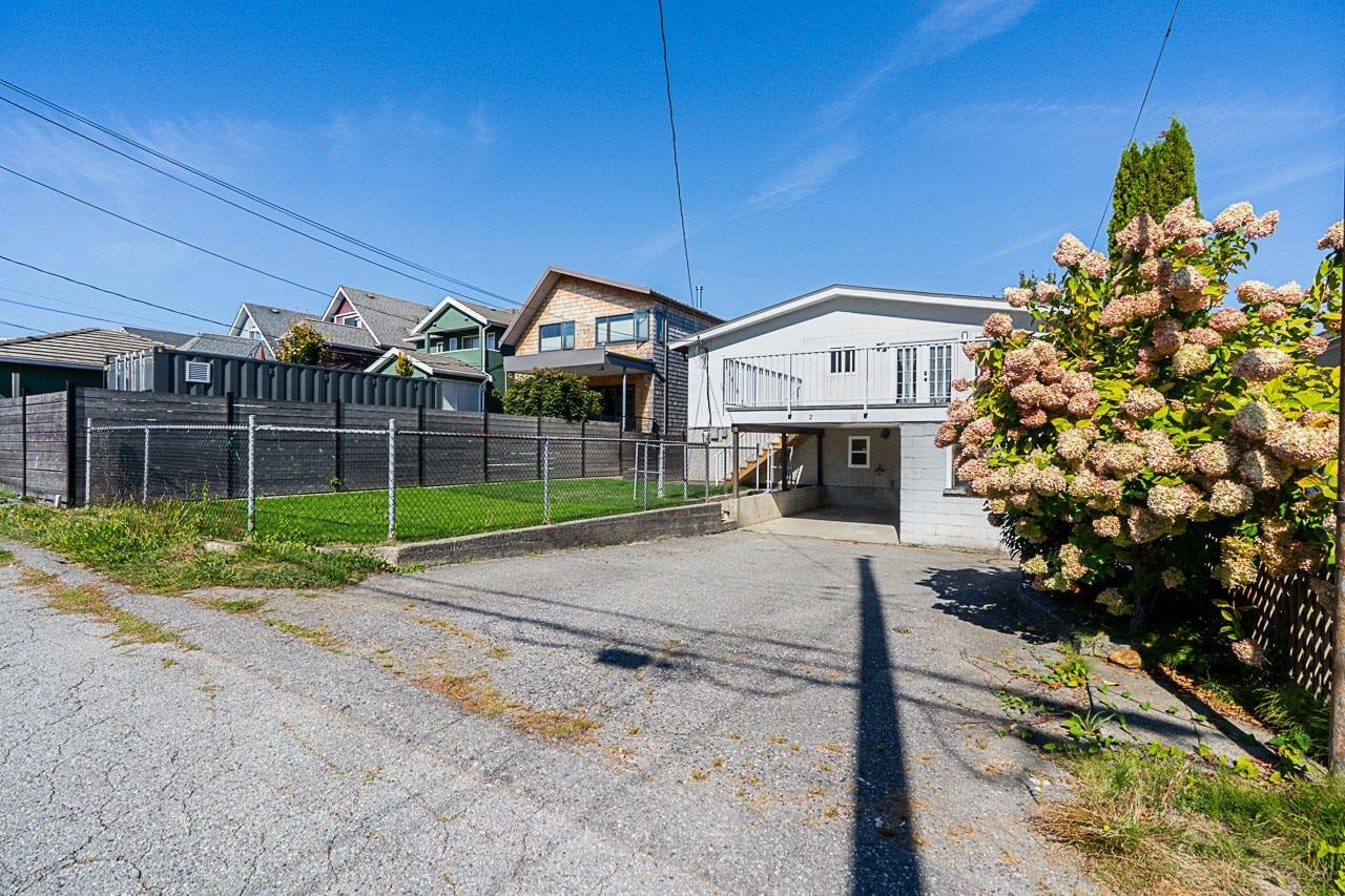 4346 Dundas Street - Vancouver Heights Single Family Residence for Sale, 6 Bedrooms (R3053112)# - 39