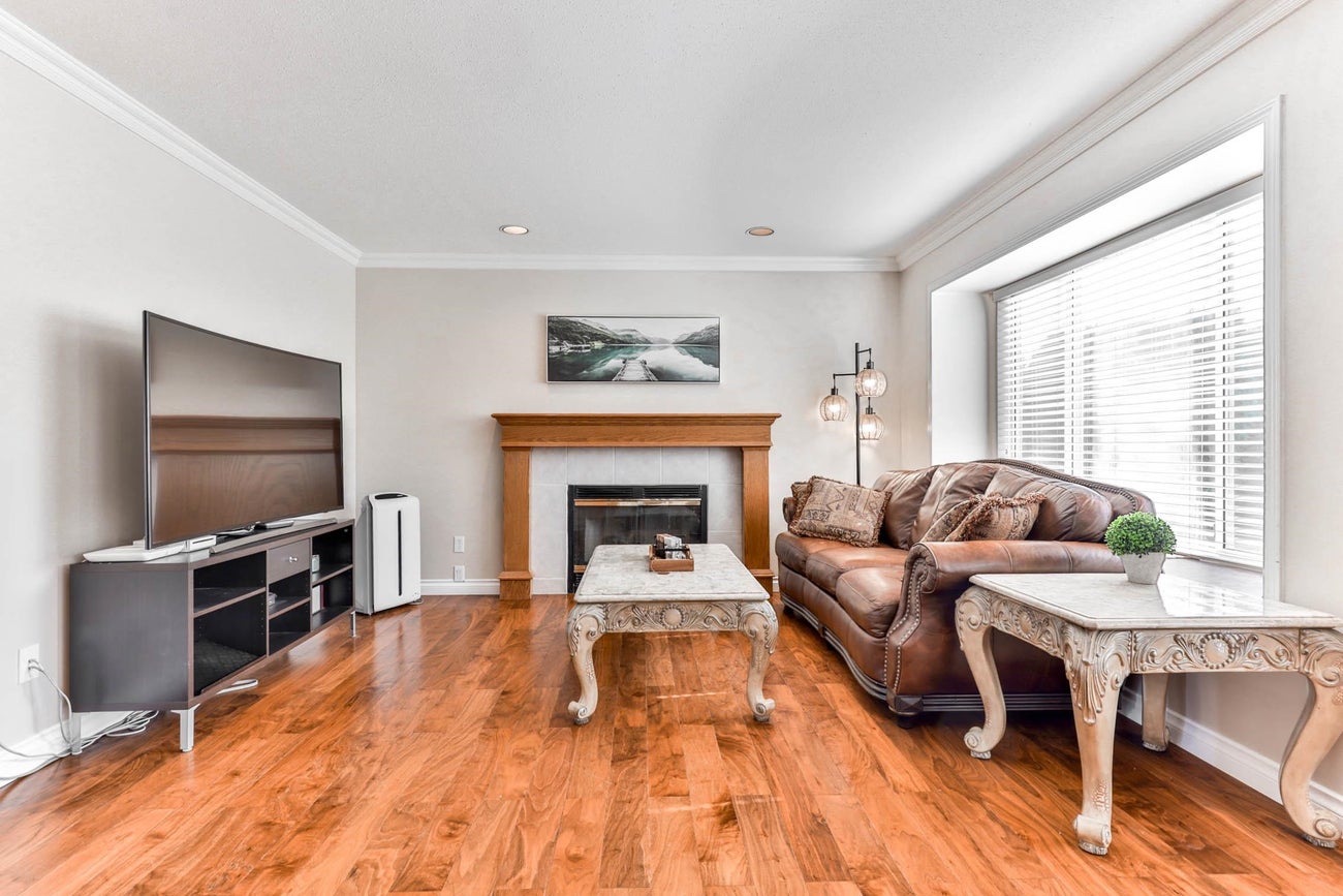 1831 Walnut Crescent - Central Coquitlam Single Family Residence for Sale, 5 Bedrooms (R3053687)# - 16