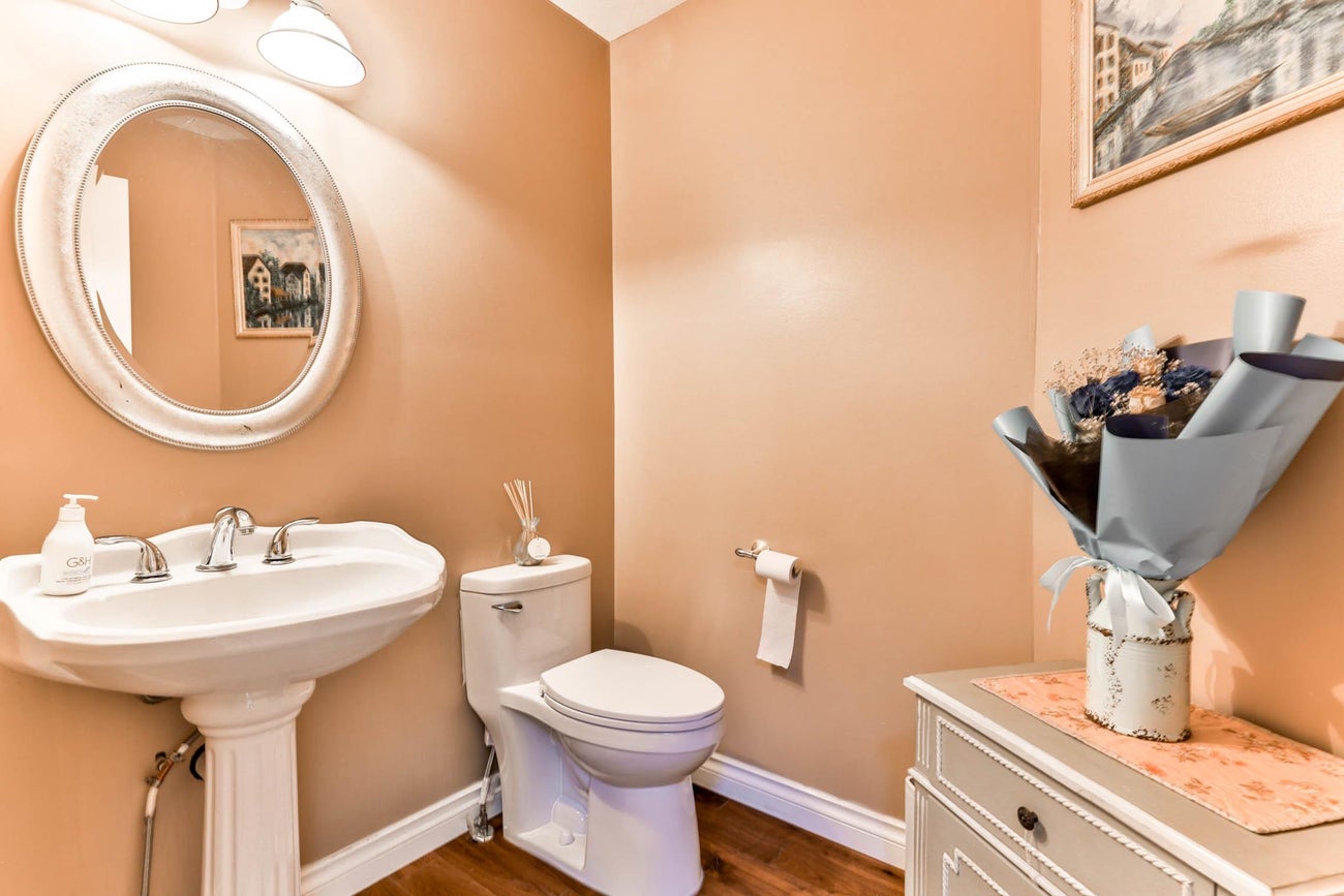 1831 Walnut Crescent - Central Coquitlam Single Family Residence for Sale, 5 Bedrooms (R3053687)# - 18