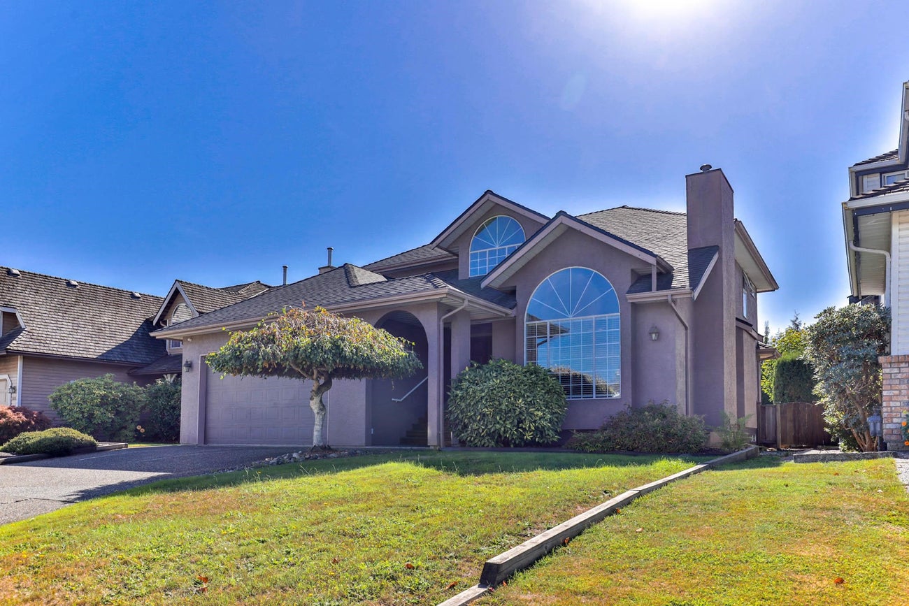 1831 Walnut Crescent - Central Coquitlam Single Family Residence for Sale, 5 Bedrooms (R3053687)# - 2