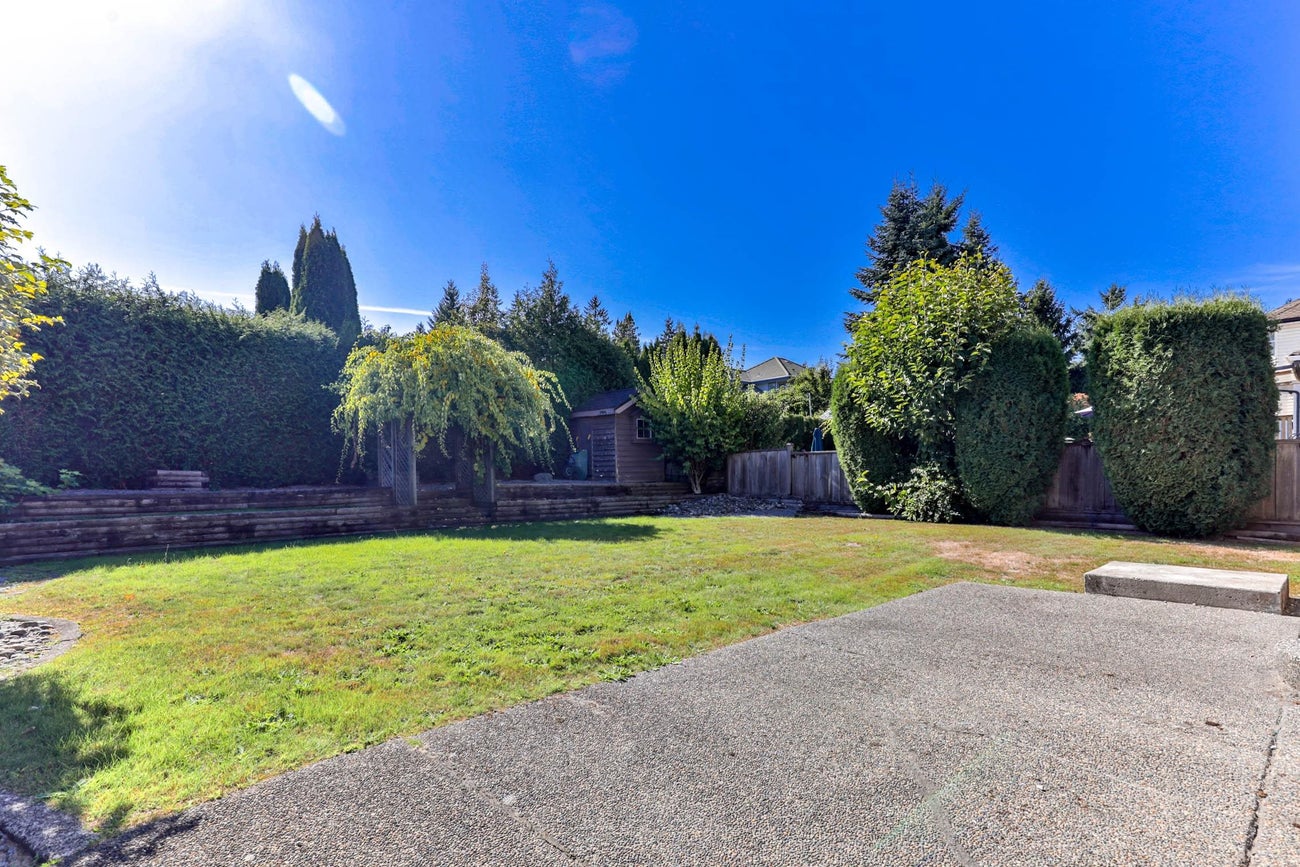 1831 Walnut Crescent - Central Coquitlam Single Family Residence for Sale, 5 Bedrooms (R3053687)# - 34