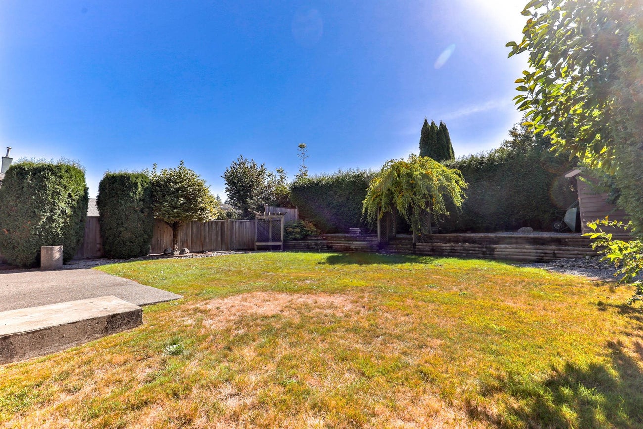 1831 Walnut Crescent - Central Coquitlam Single Family Residence for Sale, 5 Bedrooms (R3053687)# - 35