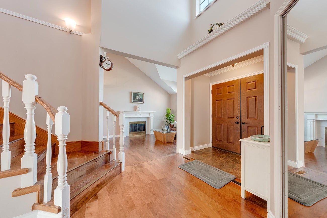 1831 Walnut Crescent - Central Coquitlam Single Family Residence for Sale, 5 Bedrooms (R3053687)# - 3