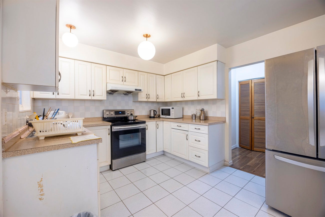 675 Duncan Avenue - Sperling-Duthie Single Family Residence for Sale, 5 Bedrooms (R3054105) #10