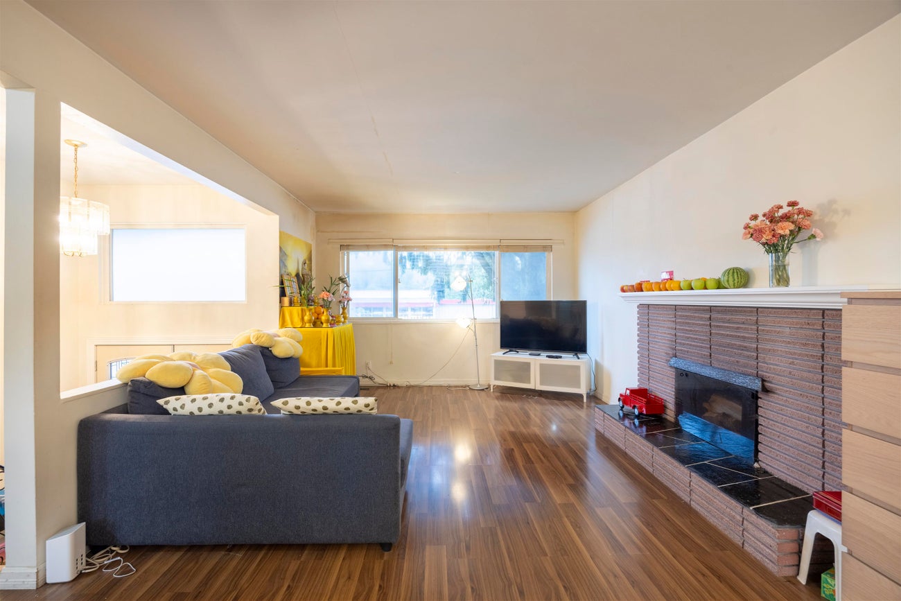 675 Duncan Avenue - Sperling-Duthie Single Family Residence for Sale, 5 Bedrooms (R3054105) #4
