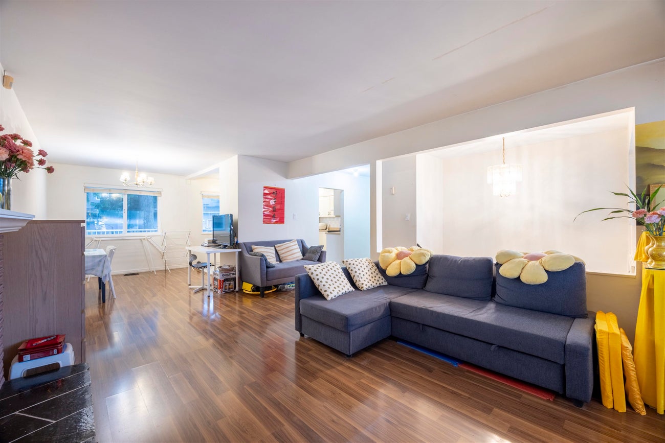 675 Duncan Avenue - Sperling-Duthie Single Family Residence for Sale, 5 Bedrooms (R3054105)# - 7