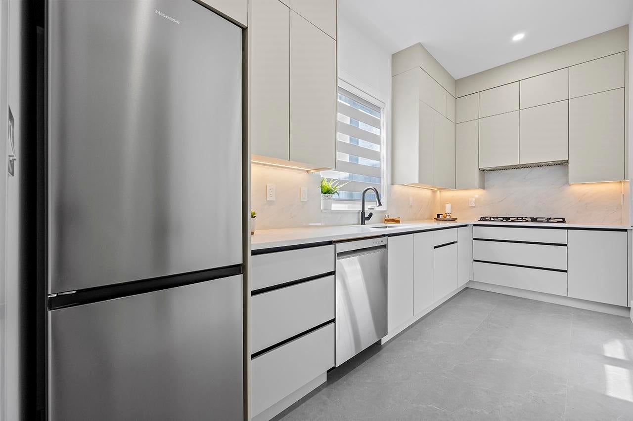 687 Folsom Street - Central Coquitlam Single Family Residence for Sale, 7 Bedrooms (R3054192) #18