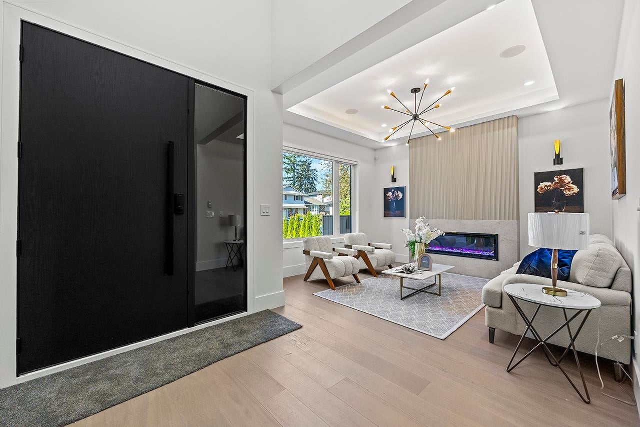 687 Folsom Street - Central Coquitlam Single Family Residence for Sale, 7 Bedrooms (R3054192) #4
