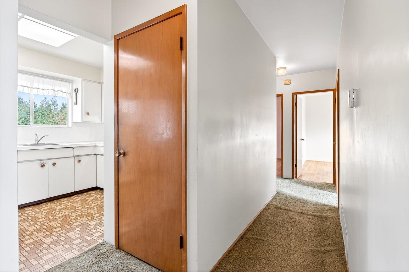 1871 Regan Avenue - Central Coquitlam Single Family Residence for Sale, 5 Bedrooms (R3055135) #13