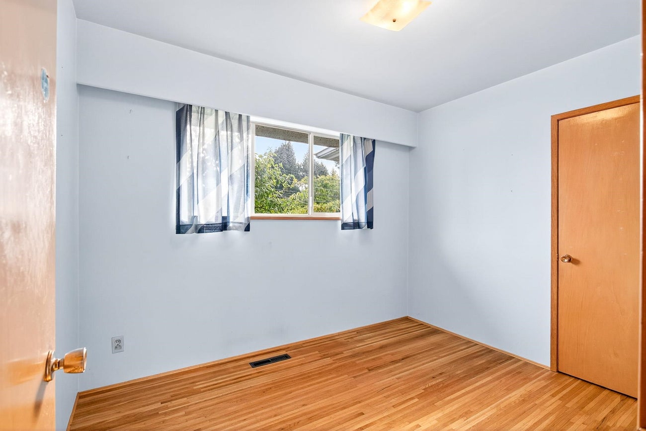 1871 Regan Avenue - Central Coquitlam Single Family Residence for Sale, 5 Bedrooms (R3055135) #15
