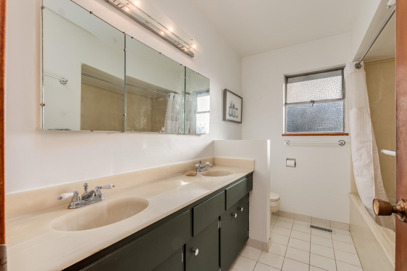7046 Hillview Street - Government Road Single Family Residence for Sale, 4 Bedrooms (R3055269) #12