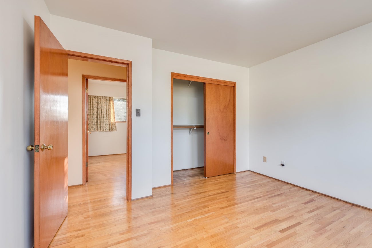 7046 Hillview Street - Government Road Single Family Residence for Sale, 4 Bedrooms (R3055269) #13