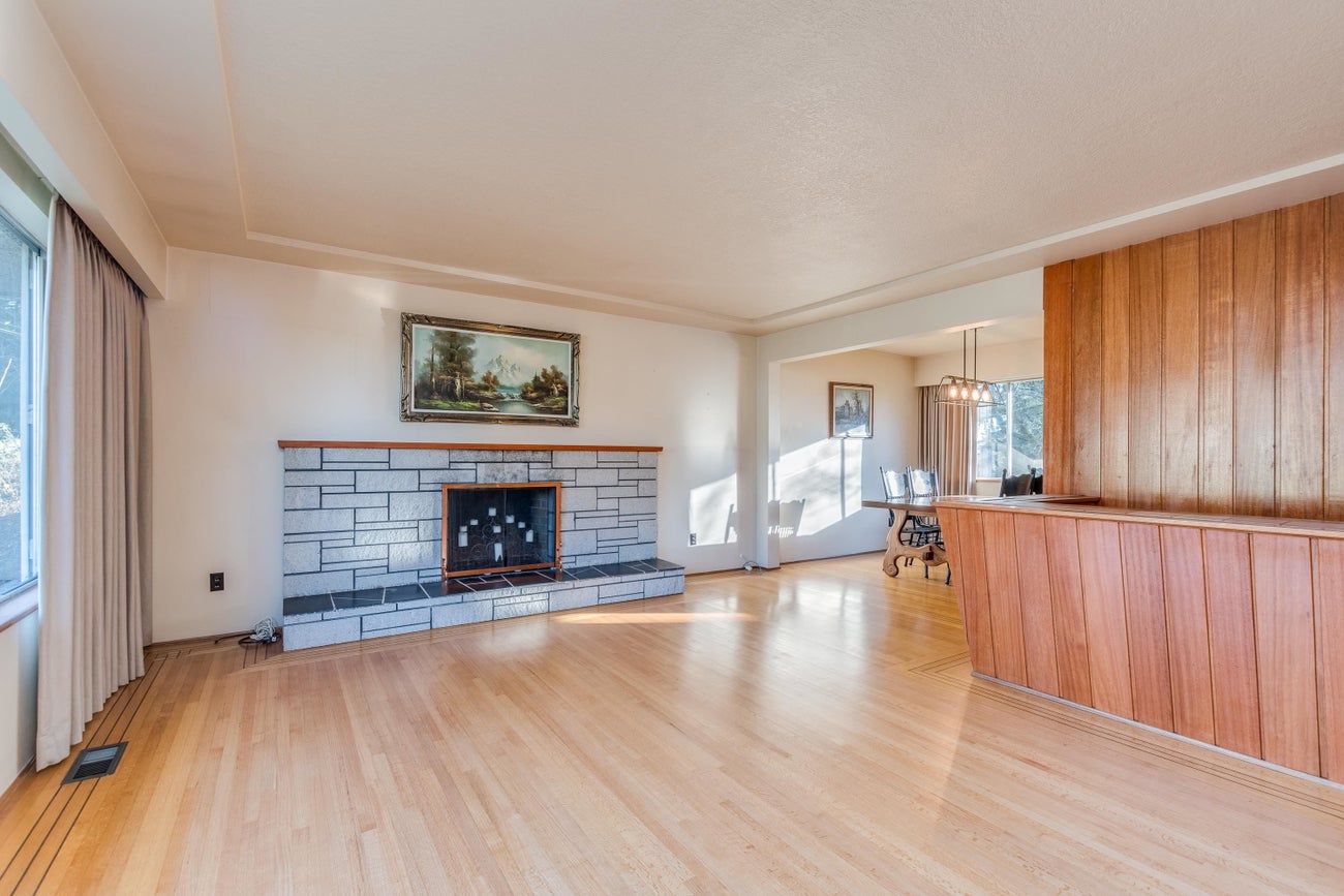 7046 Hillview Street - Government Road Single Family Residence for Sale, 4 Bedrooms (R3055269) #4