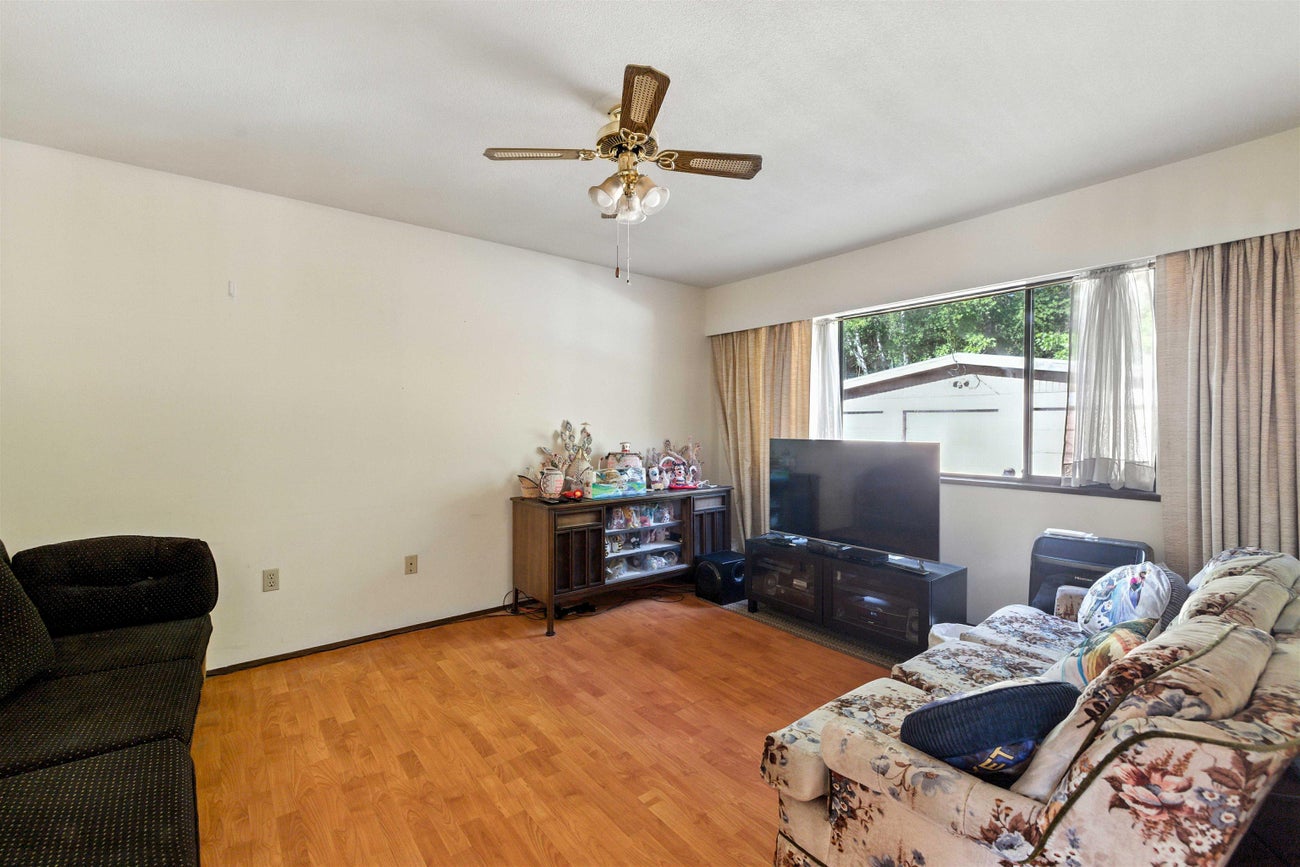 1362 Phillips Avenue - Simon Fraser Univer. Single Family Residence for Sale, 6 Bedrooms (R3055323) #15