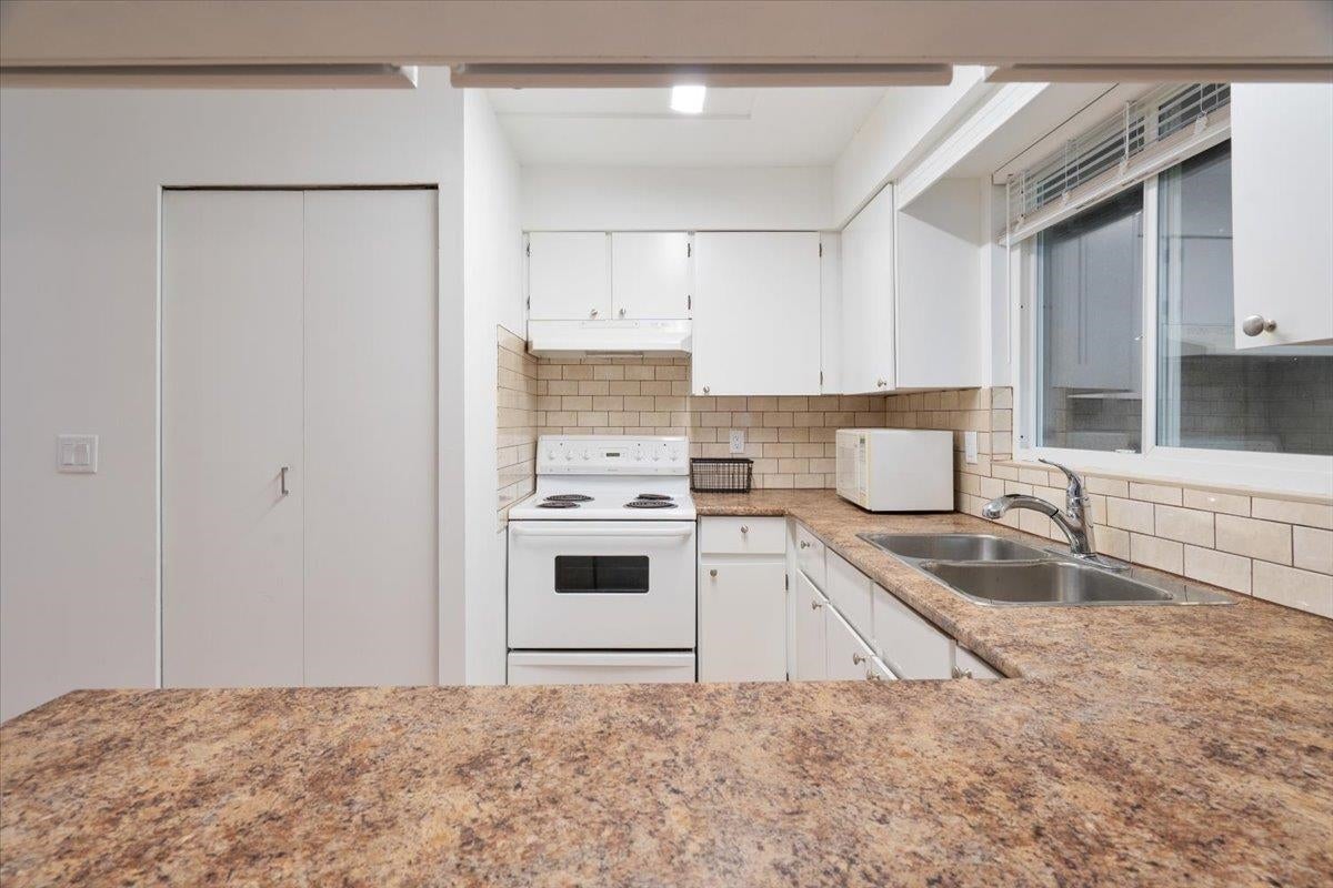 663-665 Harrison Avenue - Coquitlam West Single Family Residence for Sale, 7 Bedrooms (R3055622)# - 13