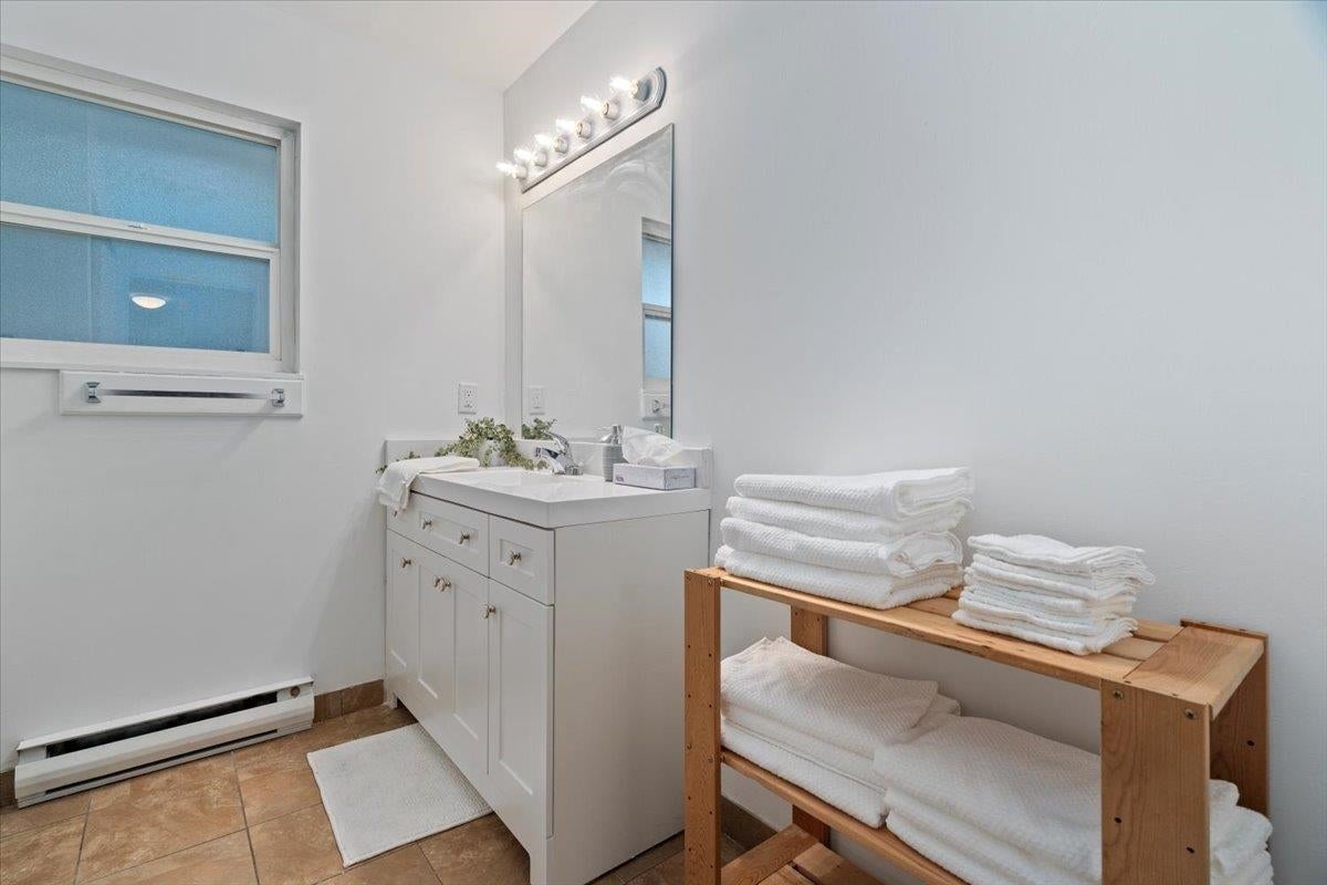 663-665 Harrison Avenue - Coquitlam West Single Family Residence for Sale, 7 Bedrooms (R3055622)# - 20