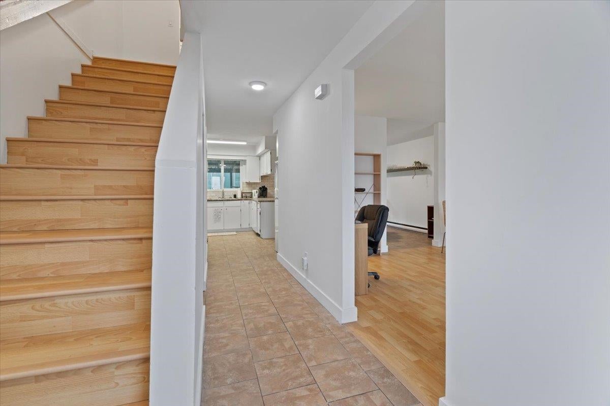 663-665 Harrison Avenue - Coquitlam West Single Family Residence for Sale, 7 Bedrooms (R3055622)# - 22