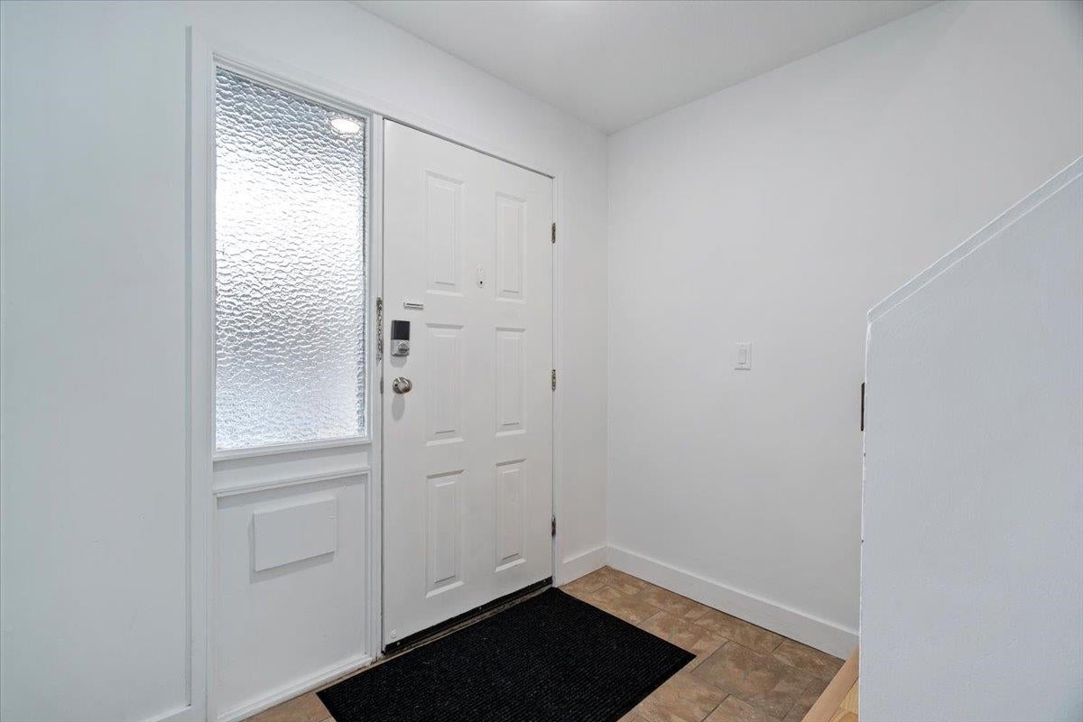 663-665 Harrison Avenue - Coquitlam West Single Family Residence for Sale, 7 Bedrooms (R3055622)# - 23