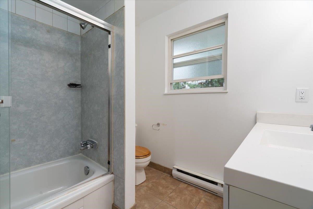 663-665 Harrison Avenue - Coquitlam West Single Family Residence for Sale, 7 Bedrooms (R3055622)# - 26