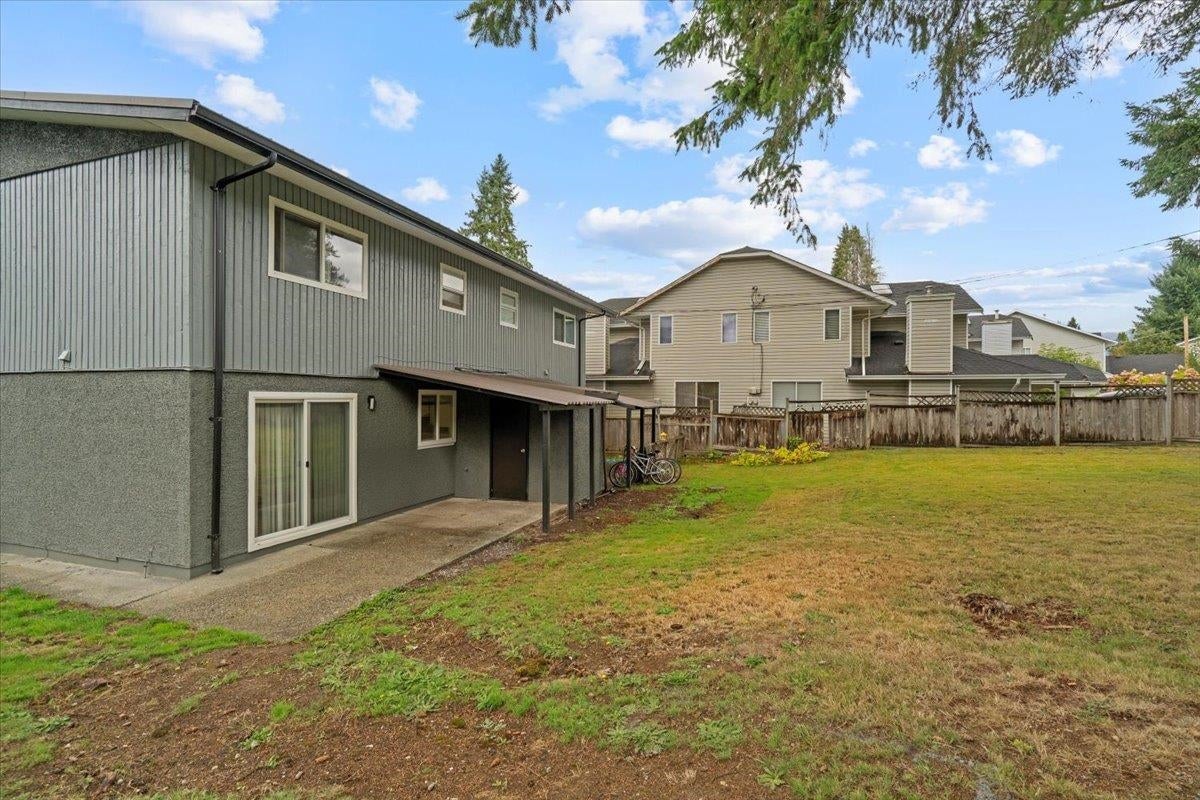 663-665 Harrison Avenue - Coquitlam West Single Family Residence for Sale, 7 Bedrooms (R3055622)# - 30