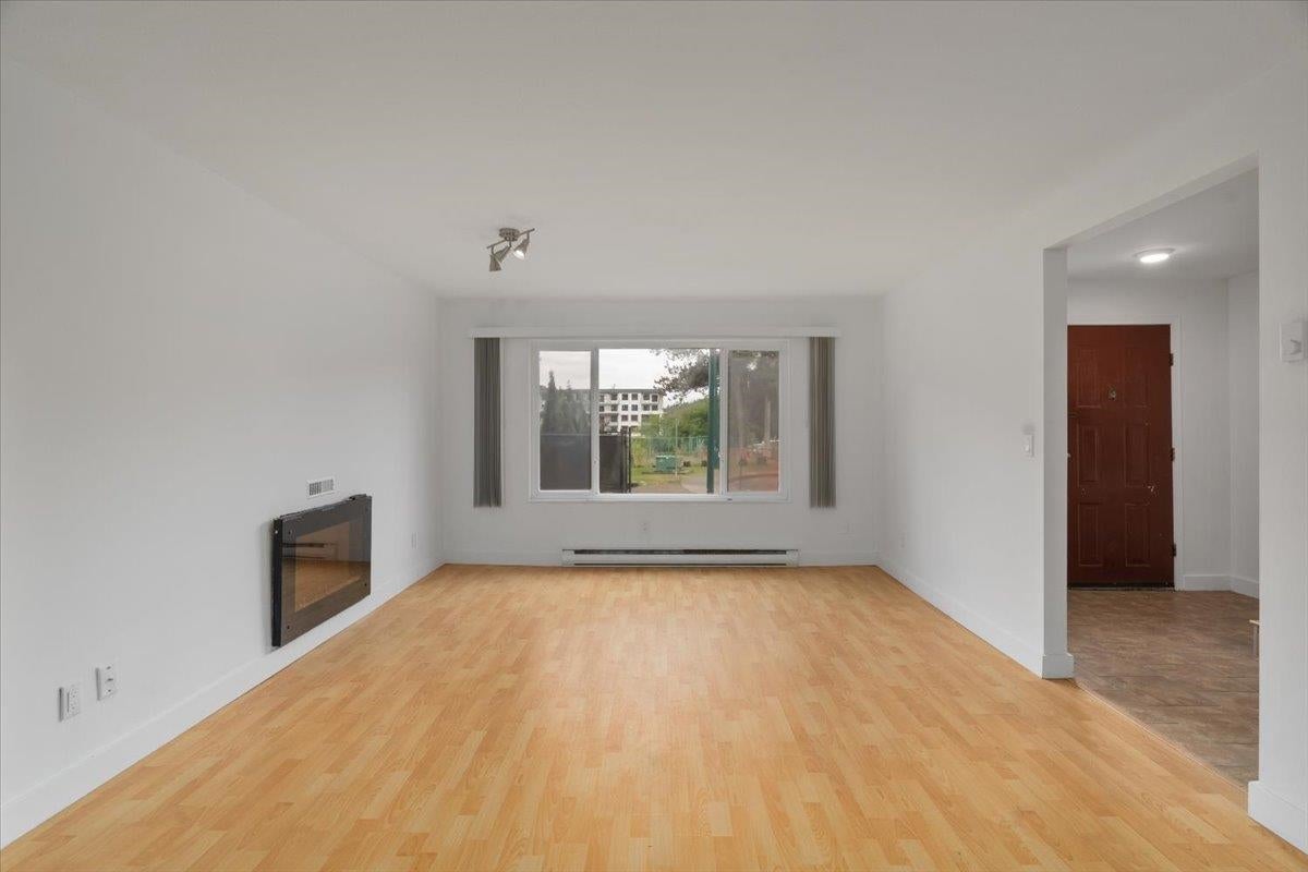 663-665 Harrison Avenue - Coquitlam West Single Family Residence for Sale, 7 Bedrooms (R3055622)# - 7