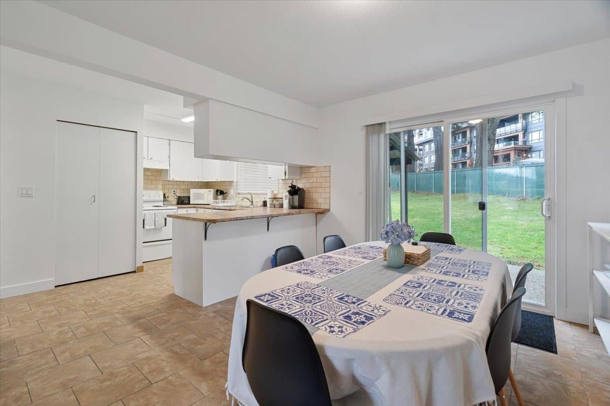 663-665 Harrison Avenue - Coquitlam West Single Family Residence for Sale, 7 Bedrooms (R3055622)# - 9