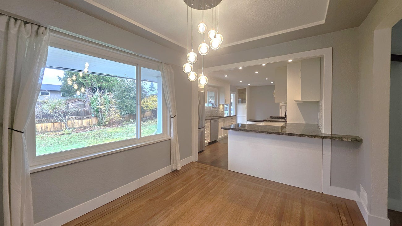 845 Smith Avenue - Coquitlam West Single Family Residence for Sale, 3 Bedrooms (R3056766)# - 11