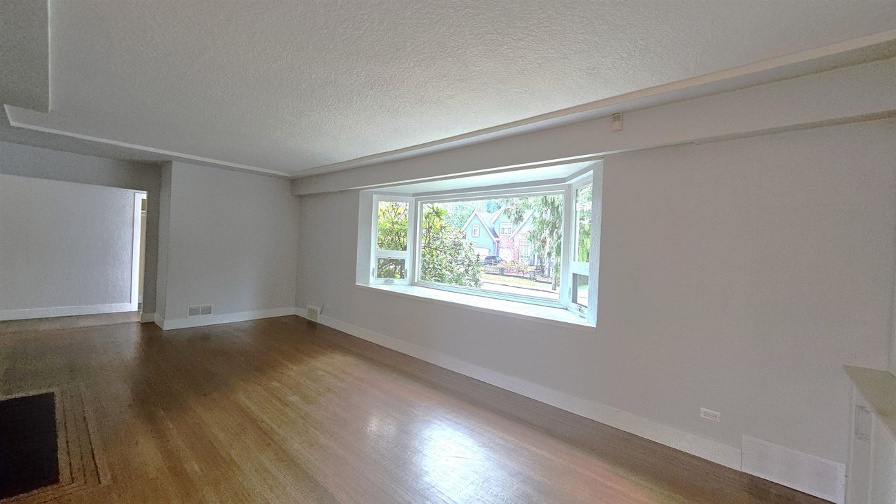 845 Smith Avenue - Coquitlam West Single Family Residence for Sale, 3 Bedrooms (R3056766)# - 12